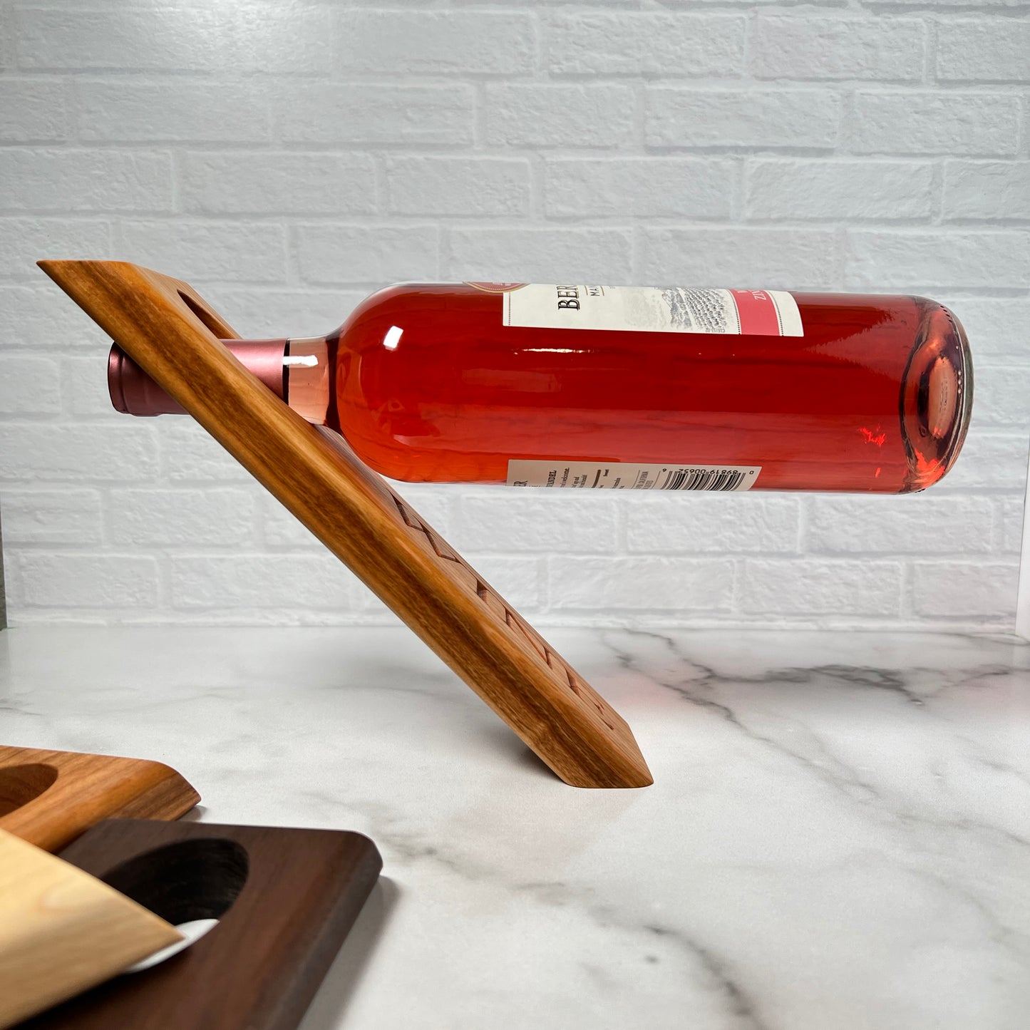 Balancing wine bottle holder