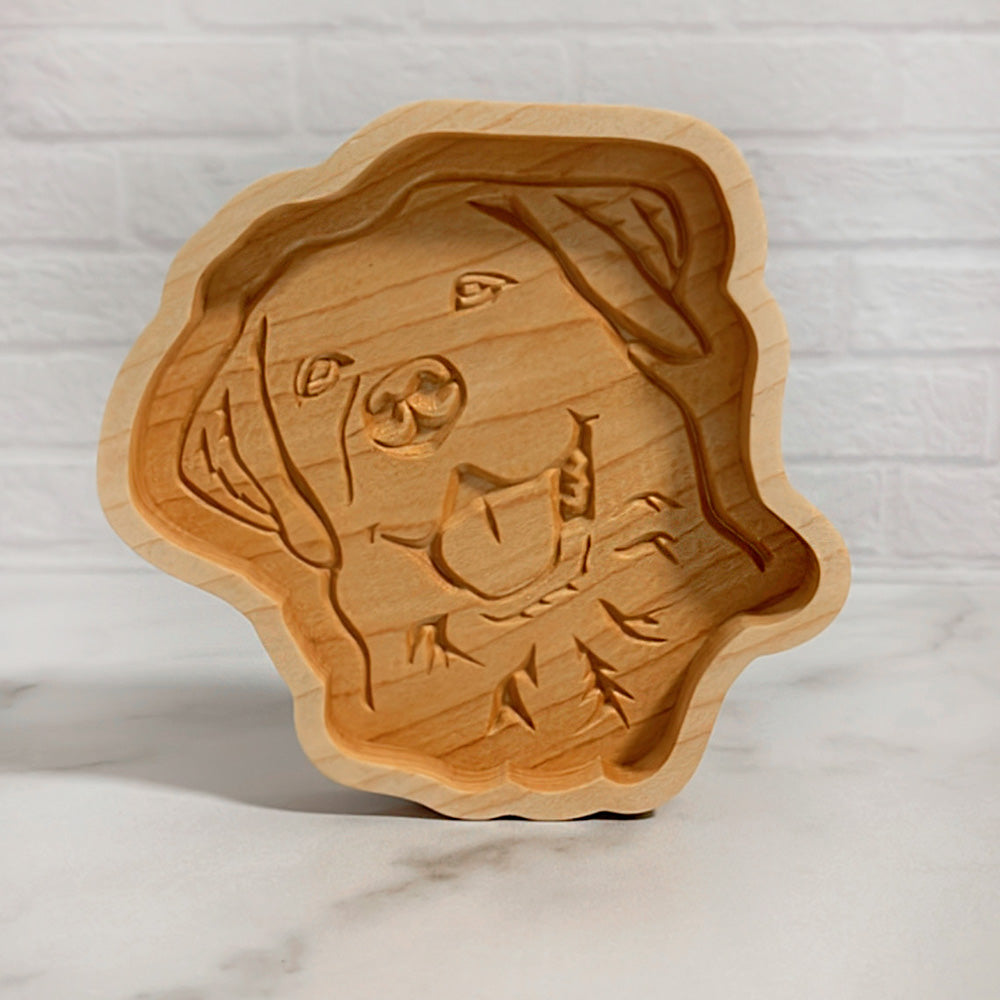 A Labrador wood tray with a dog's face on it.