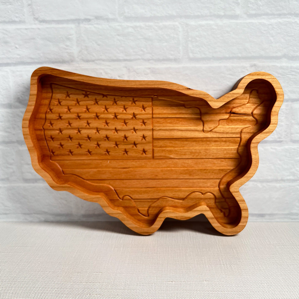 A USA Map & Flag wood tray chopping board.
